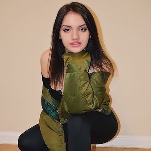 Meet your Posher, Stefania